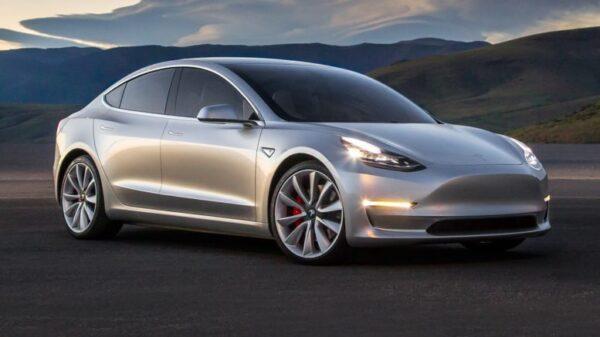 TESLA MODEL 3 - immagine 2